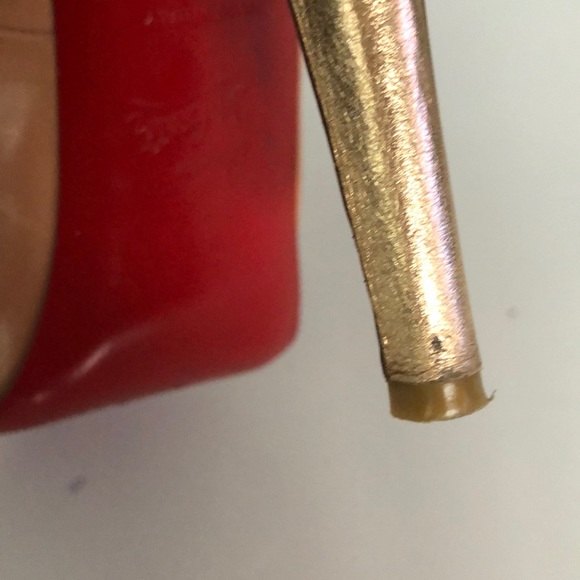 Christian Louboutin Nude/Gold Leather Peep Toe - Picture 7 of 7
